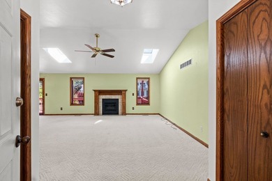Let the sunshine in! This cheerful ranch is ready for you to add - photo 6