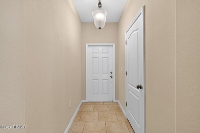 Move-in ready and impeccably maintained, this beautiful townhome - photo 5