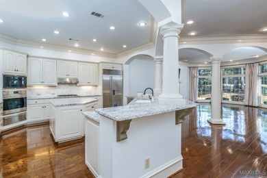 LUXURIOUS GOLF COURSE LIVING IN WYNLAKES. Experience refined - photo 12