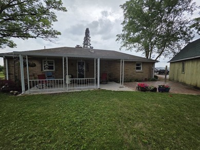 Own a little piece of paradise on the Rock River. This 1400 Sq - photo 12