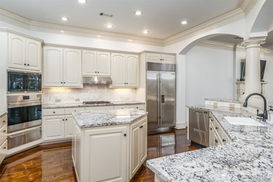 LUXURIOUS GOLF COURSE LIVING IN WYNLAKES. Experience refined - photo 13