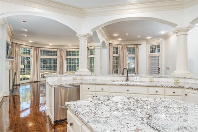 LUXURIOUS GOLF COURSE LIVING IN WYNLAKES. Experience refined - photo 14