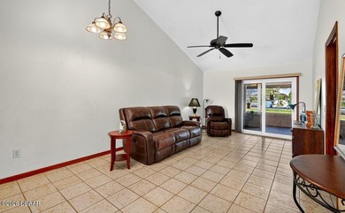 Move right into this beautifully maintained one-level townhome - photo 5