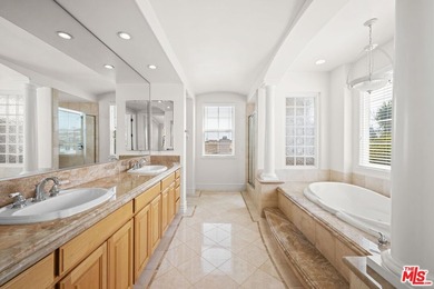 This beautiful, bright 5 bedroom and 4.5-bathroom home located - photo 16