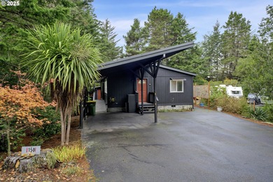 Siuslaw River Home For Sale in Florence Oregon