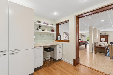 Perfectly sited on a protected inlet on West Lake, with direct - photo 22
