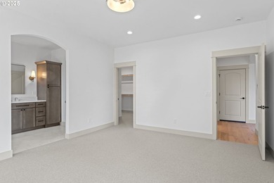NEW PRICE! Welcome to this exquisite brand-new 3-bedroom - photo 23