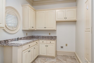 LUXURIOUS GOLF COURSE LIVING IN WYNLAKES. Experience refined - photo 24