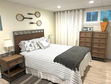Perfectly sited on a protected inlet on West Lake, with direct - photo 25