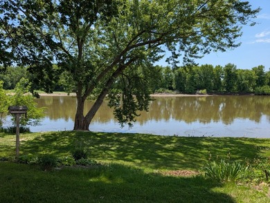 Own a little piece of paradise on the Rock River. This 1400 Sq - photo 26