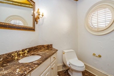 LUXURIOUS GOLF COURSE LIVING IN WYNLAKES. Experience refined - photo 27