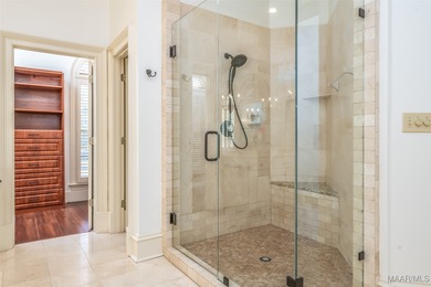 LUXURIOUS GOLF COURSE LIVING IN WYNLAKES. Experience refined - photo 31