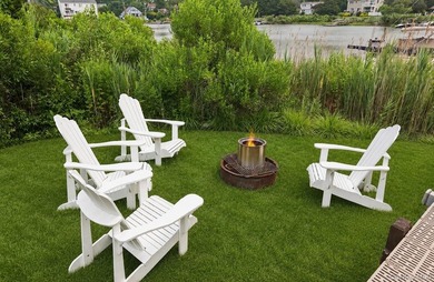 Perfectly sited on a protected inlet on West Lake, with direct - photo 34