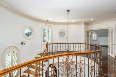 LUXURIOUS GOLF COURSE LIVING IN WYNLAKES. Experience refined - photo 40