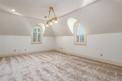 LUXURIOUS GOLF COURSE LIVING IN WYNLAKES. Experience refined - photo 45