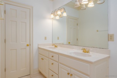 LUXURIOUS GOLF COURSE LIVING IN WYNLAKES. Experience refined - photo 53