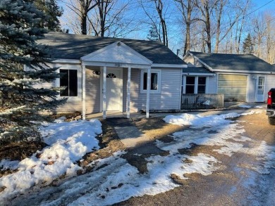 Higgins Lake Home Sale Pending in Roscommon Michigan