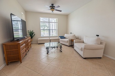 Enjoy stunning lake and pool views from this beautifully - photo 4