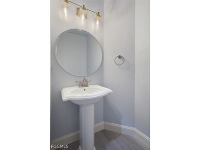 Step into coastal elegance at 18210 Chesapeake Court, a - photo 9