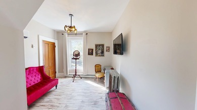 Looking for a sizable historic home that comes fully furnished? - photo 31