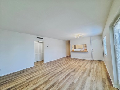 Freshly Updated 1-Bedroom Condo - Perfect for Homeowners or - photo 7