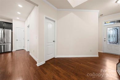 NEW IMPROVED PRICE! Seller is also offering 1 year home warranty - photo 5