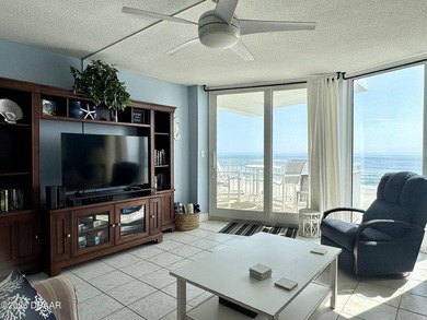 This beautiful direct oceanfront two-bedroom, two-bathroom - photo 4