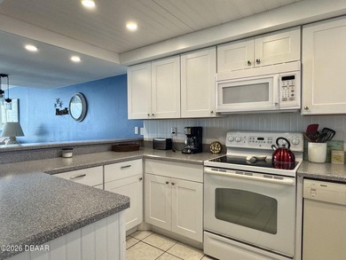 This beautiful direct oceanfront two-bedroom, two-bathroom - photo 9