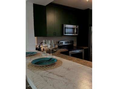 Stunning 1 Bed, 1.5 Bath Condo in Desirable Skylake! This - photo 6