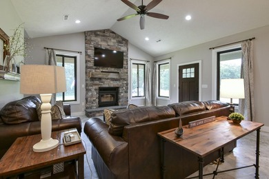 Fly in, boat out, and live the Table Rock Lake dream from this - photo 5