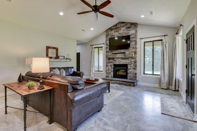 Fly in, boat out, and live the Table Rock Lake dream from this - photo 6