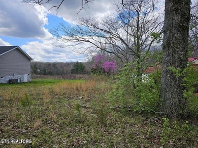 Lake Holiday Acreage For Sale in Crossville Tennessee