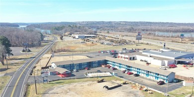 Excellent investment opportunity! This well-maintained 52 room - photo 9
