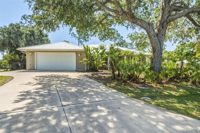 A RARE ESTATE-STYLE OFFERING: TWO RESIDENCES, SALTWATER POOL - photo 1