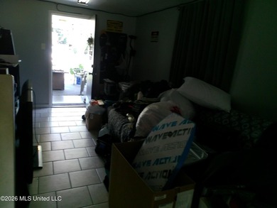 Well kept 3bdrm 2bath home. Great investment or owner occupied - photo 12