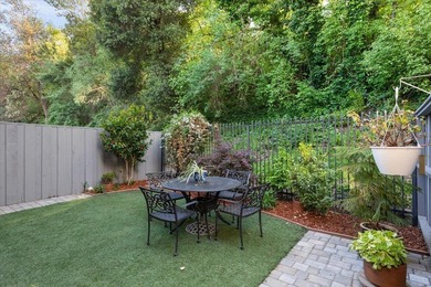 Tucked away in a centrally located, intimate neighborhood, 6 - photo 18