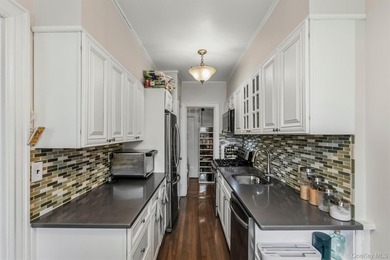 Welcome to easy, low maintenance living at 19 William Street, a - photo 4