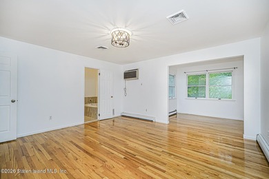 Welcome to one of Tottenville's best-kept secrets - a stunning - photo 28