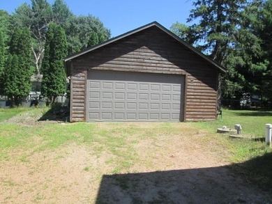 Escape to the beautiful lake view in this spacious 3 BR, 2 Bath - photo 2