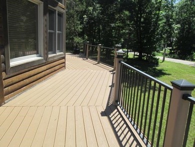 Escape to the beautiful lake view in this spacious 3 BR, 2 Bath - photo 5
