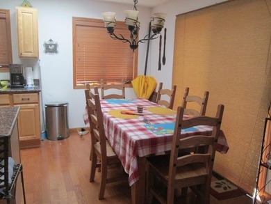 Escape to the beautiful lake view in this spacious 3 BR, 2 Bath - photo 8