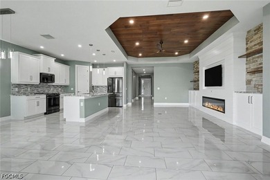 Amazing one of a kind lakefront house in Stonewater. This 3 - photo 5