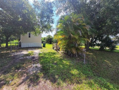 Affordable opportunity! This 2-bedroom,2-bath single-wide mobile - photo 3