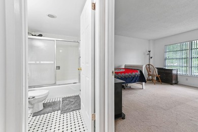 Discover your ideal lifestyle in this charming 2-bedroom - photo 16