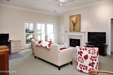 Enjoy stunning panoramic lake and mountain views from your own - photo 23