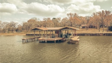 Lake Home For Sale in Groesbeck, Texas