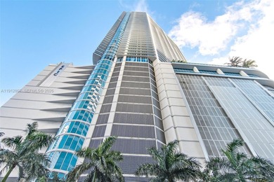 Live in the heart of Downtown Miami in this stunning 2 Bed + Den