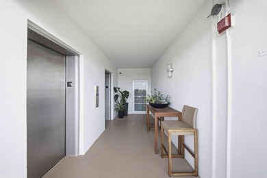 Boat slip available! Renovated residence at the iconic - photo 1