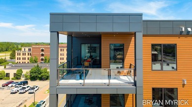 Situated on the top floor as a highly desirable corner residence - photo 4