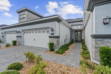 Welcome to 7 Newhaven Lane, where low-maintenance living meets - photo 1